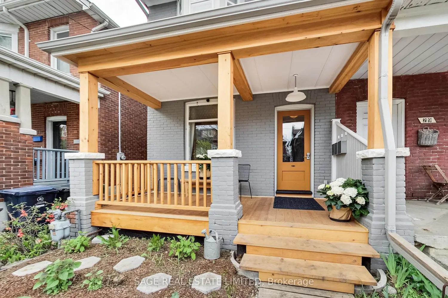 31 Emerson Avenue photo 2