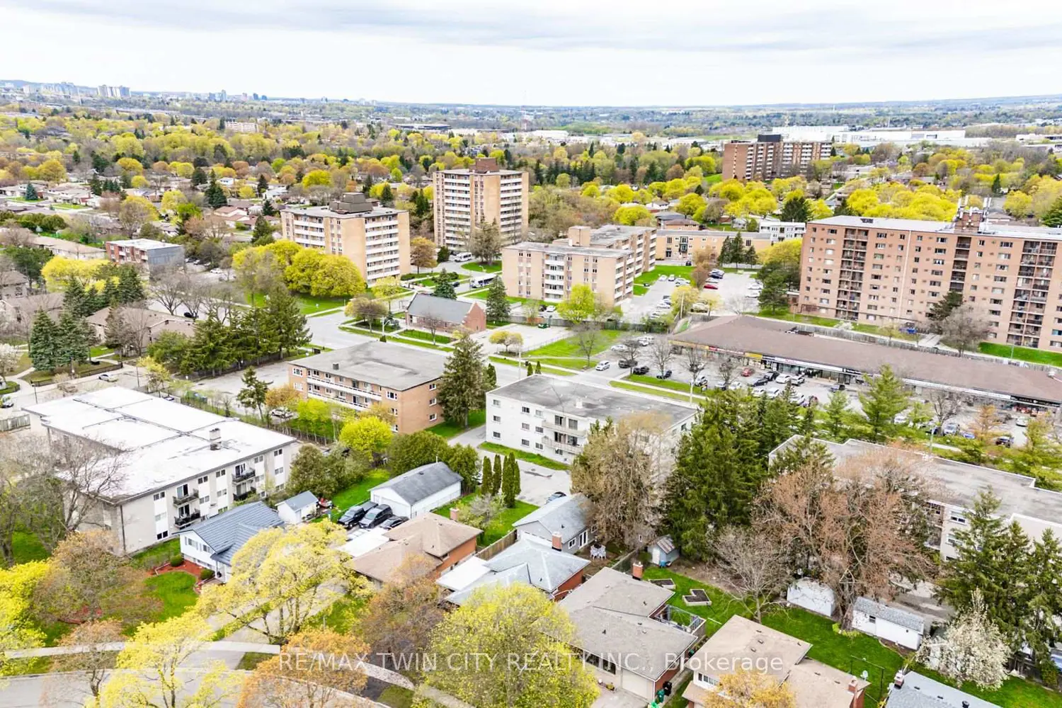 Additional image 15 of 18 Queenston Crescent