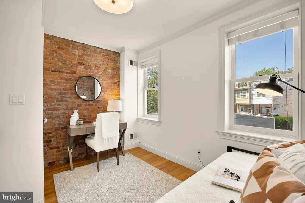 260 Warren Street NE, Washington, DC 20002