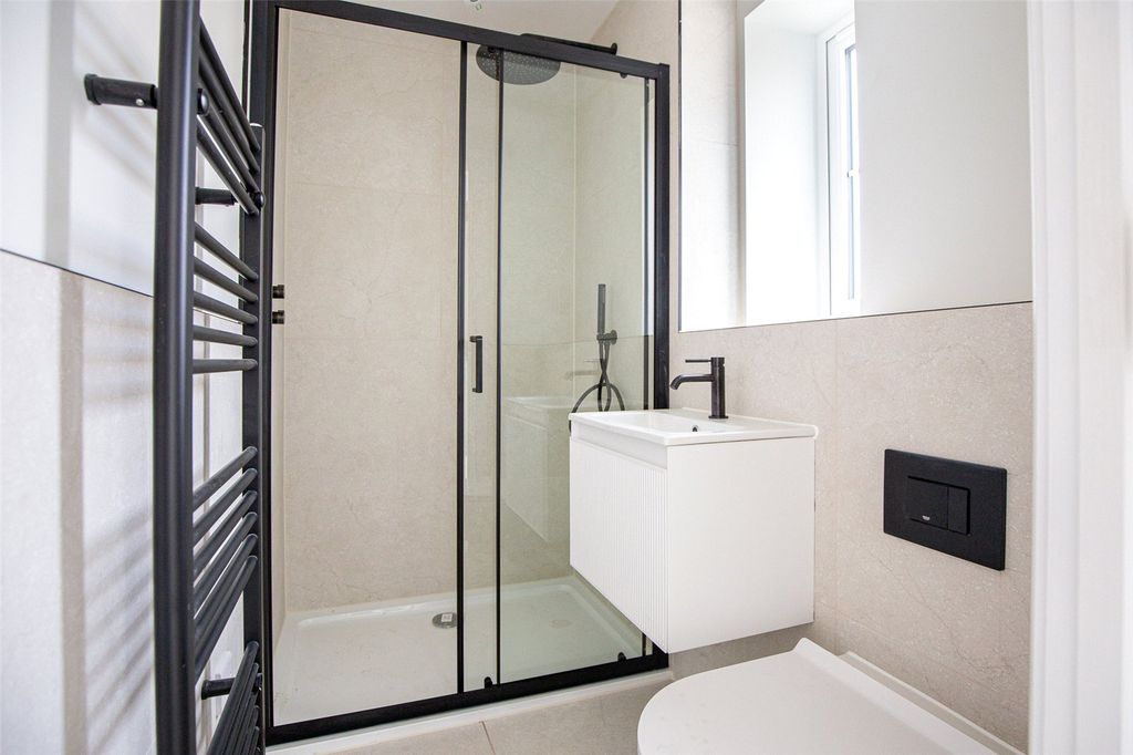 Additional image 5 of 2 bed flat for saleBristol Road, Frenchay, Bristol, Gloucestershire BS16