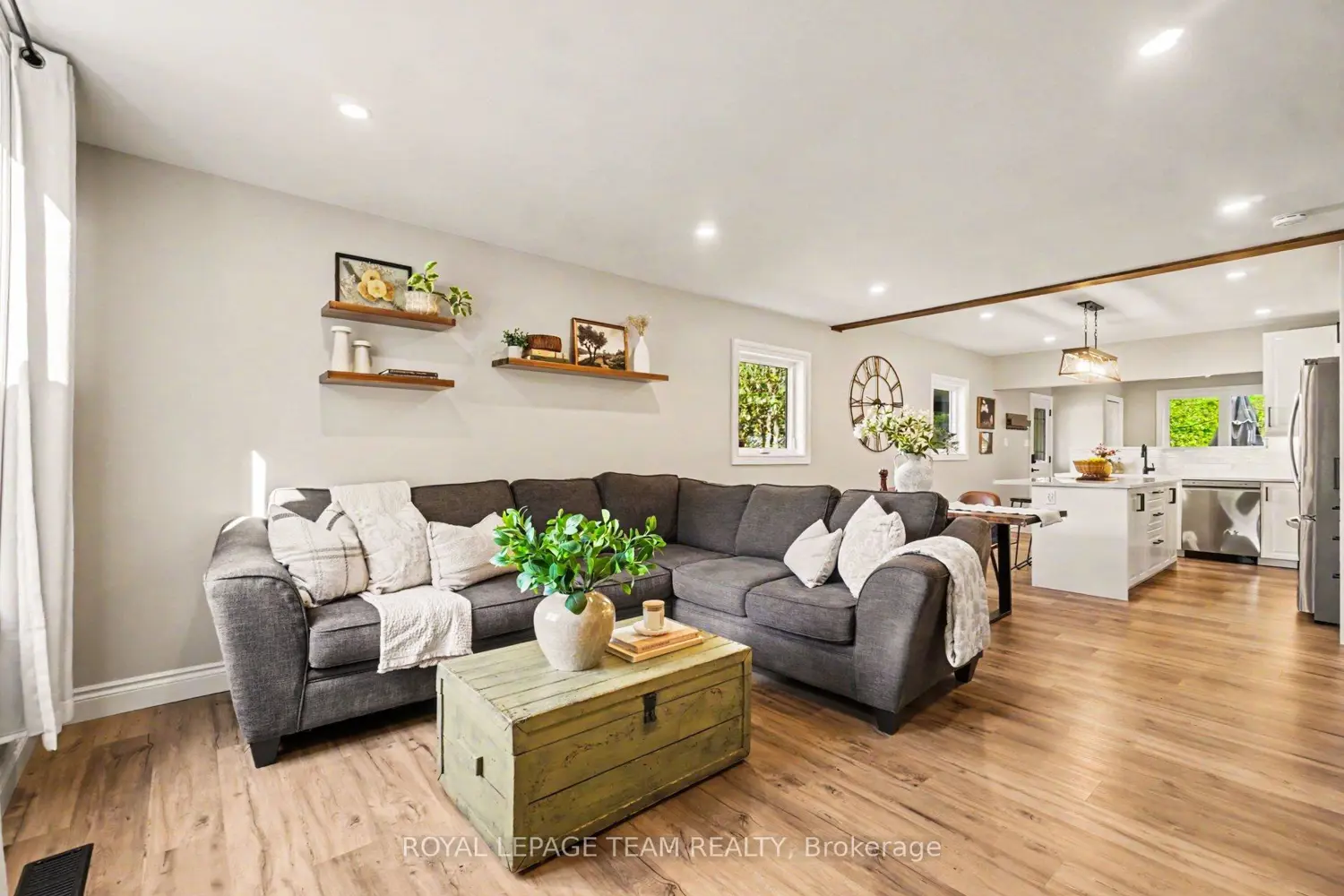 102 Strachan Street photo 3