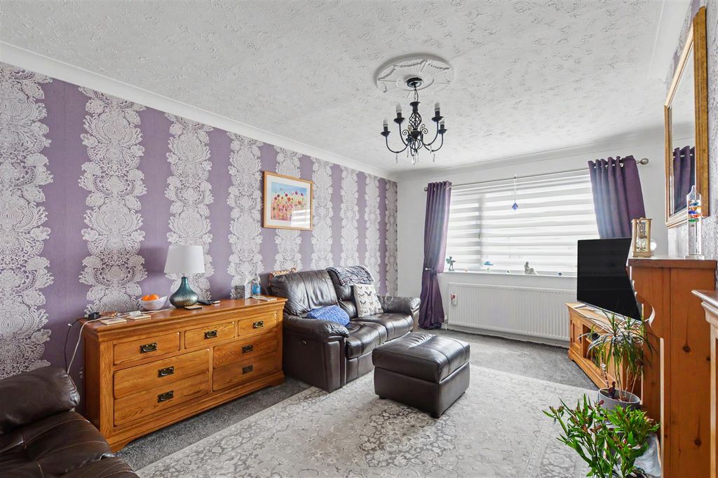 Additional image 7 of 3 bed detached house for saleGreenland Crescent, Beeston, Nottingham NG9