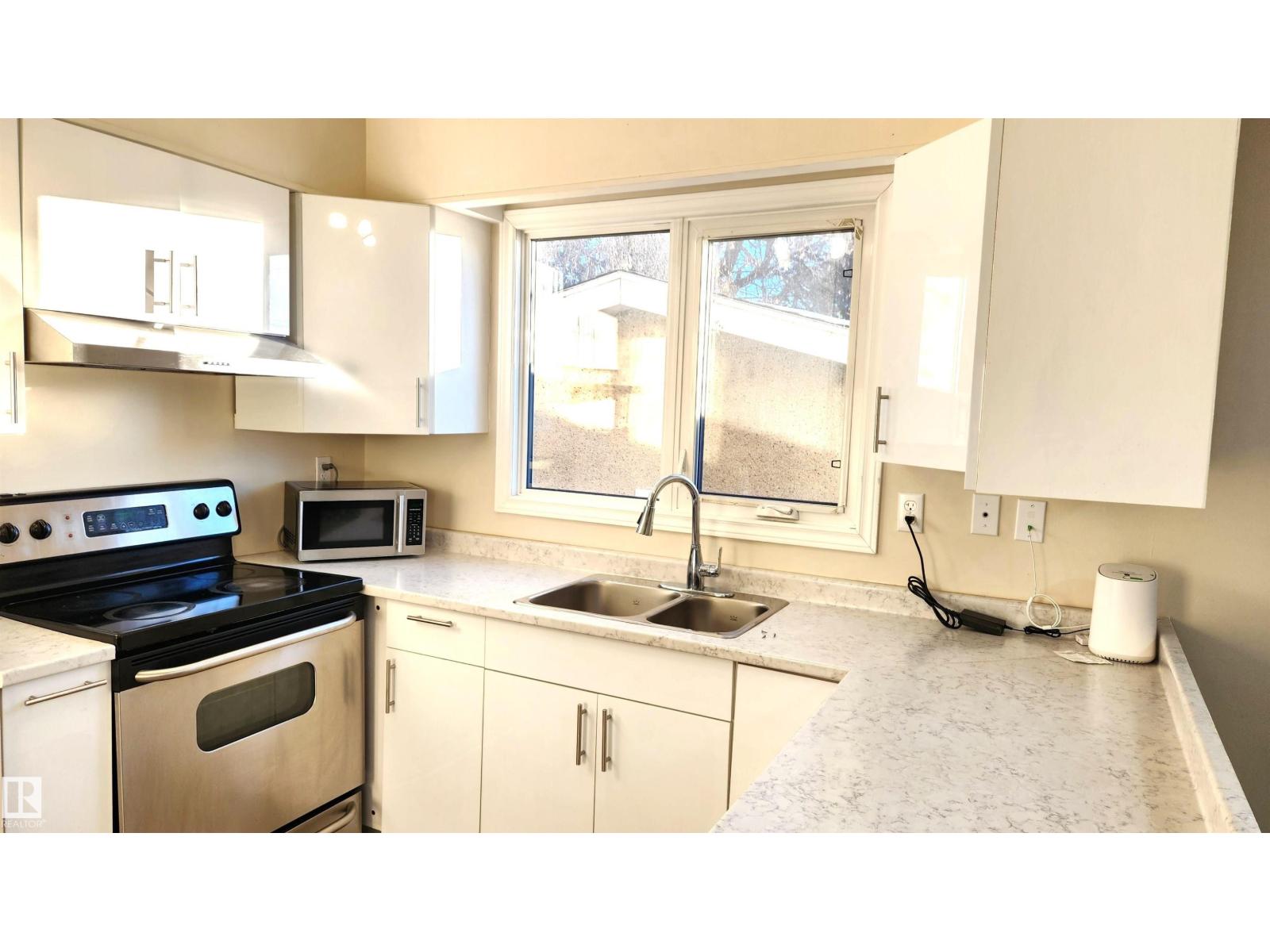 Additional image 6 of 4709 106 Street NW, Edmonton, AB, T5J2S7