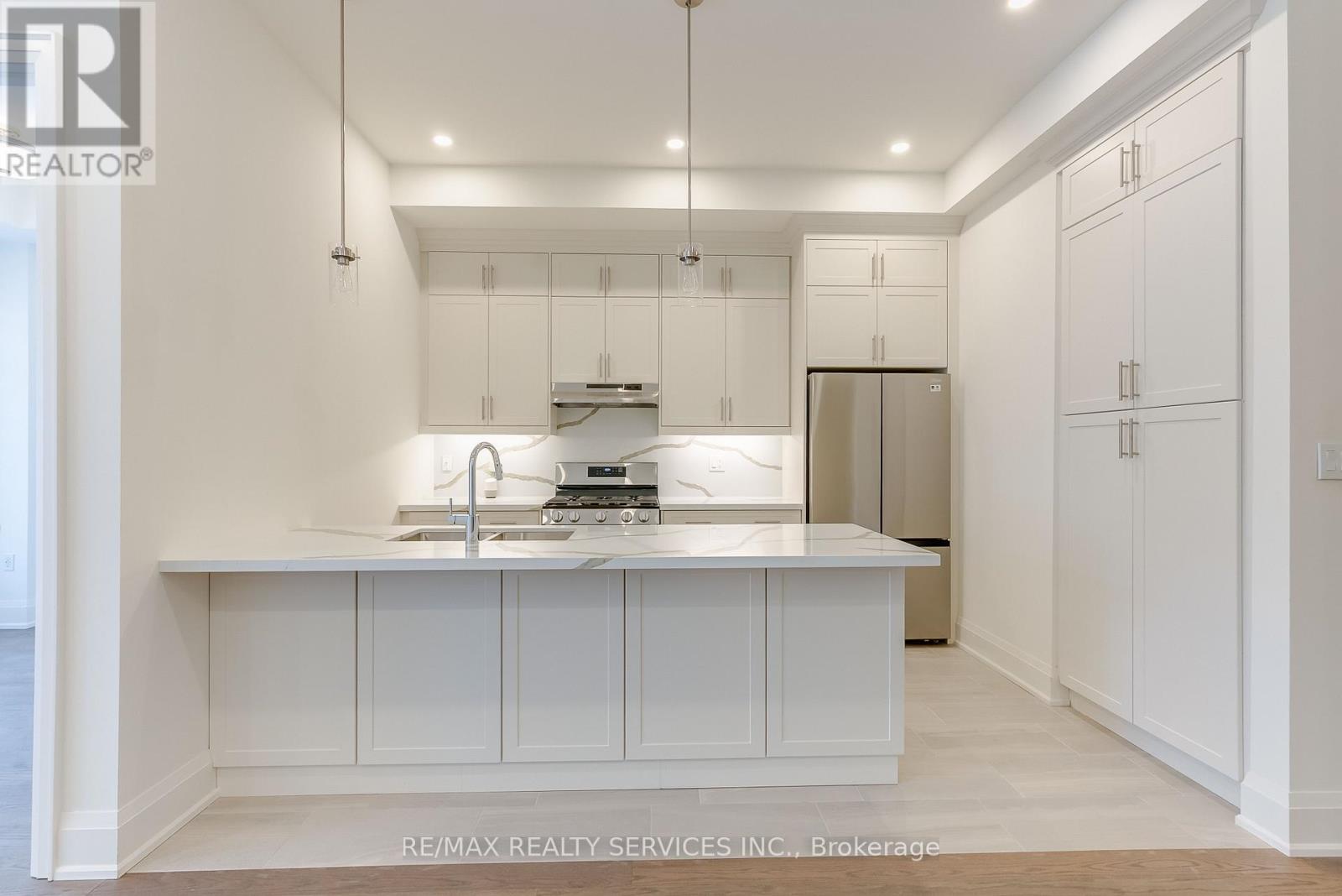 3309 TAHA GARDENS