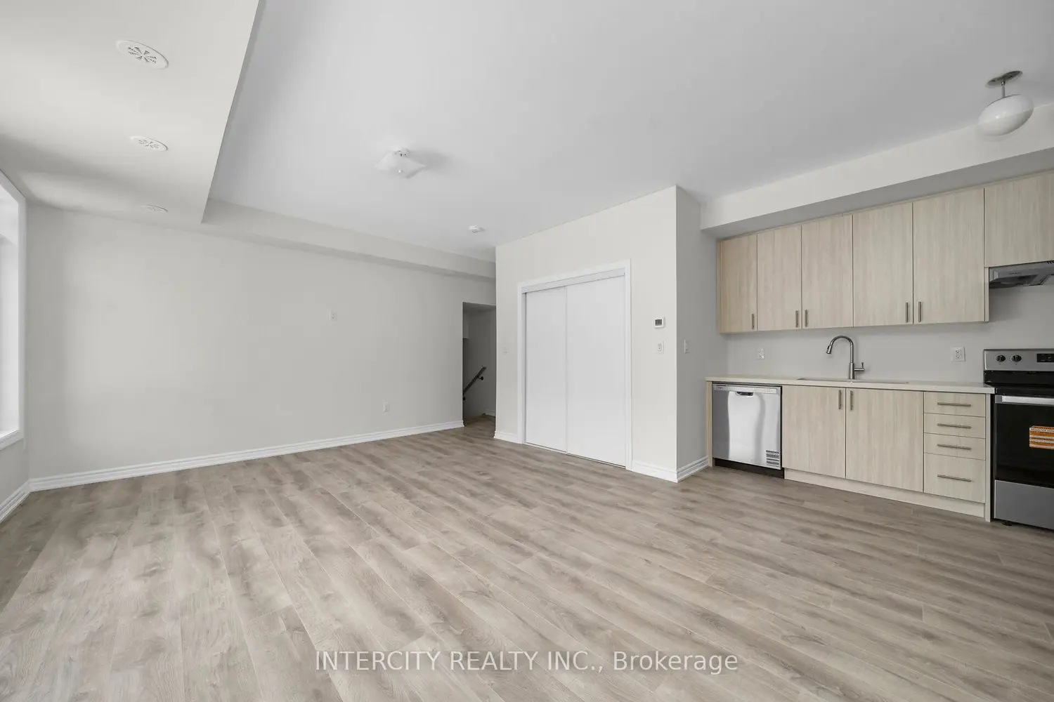 Additional image 7 of 2 Savvy Lane 43Z