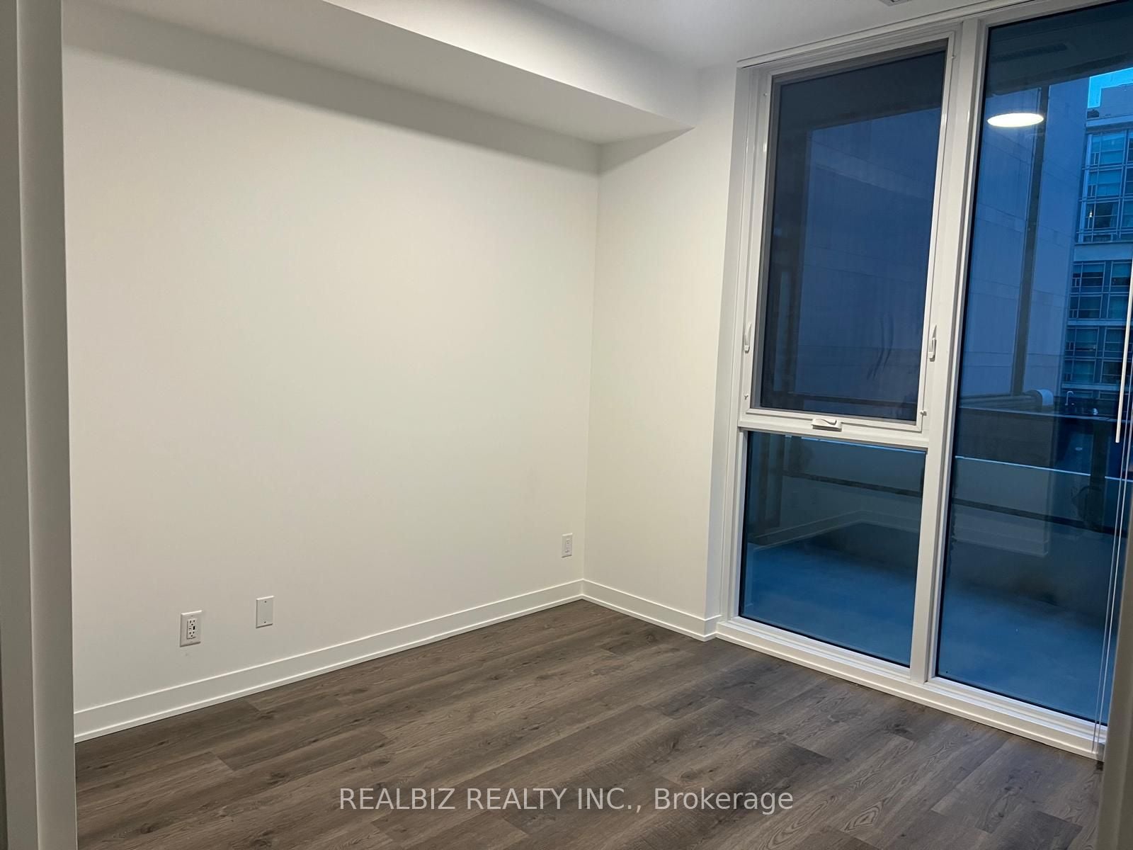 Additional image 3 of 1003-180 Front Street, Toronto, ON, M5A 0A9
