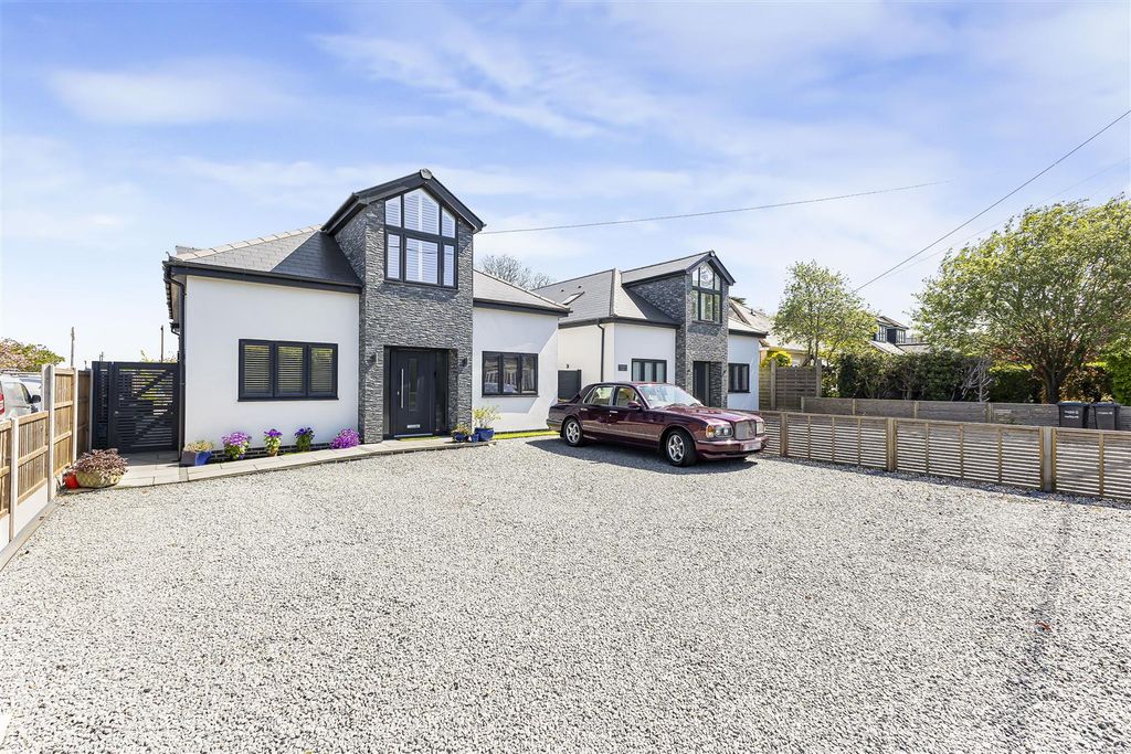 4 bed detached house for saleWhite Hill Road, Meopham, Gravesend DA13