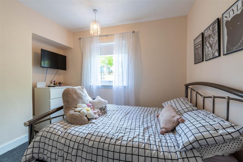 Additional image 13 of 3 bed flat for saleGlengarry Road, Perth PH2