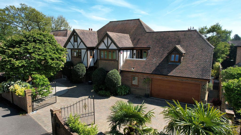 5 bed detached house for saleThe Cricketers, Broadstairs CT10