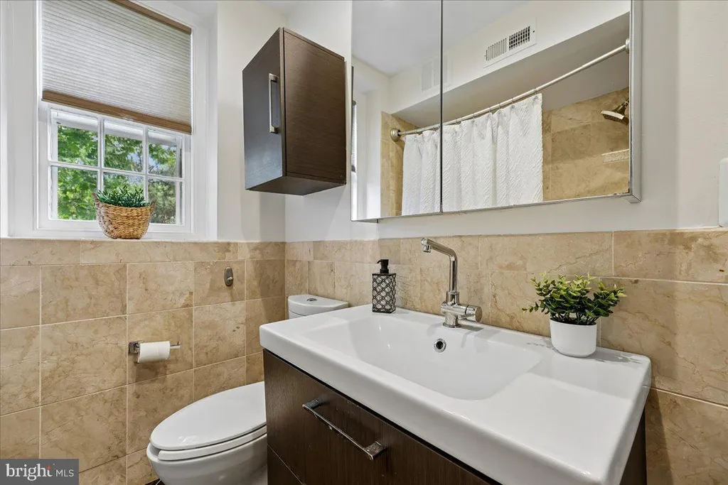 Additional image 14 of 3621 39th Street NW Unit E323, Washington, DC 20016