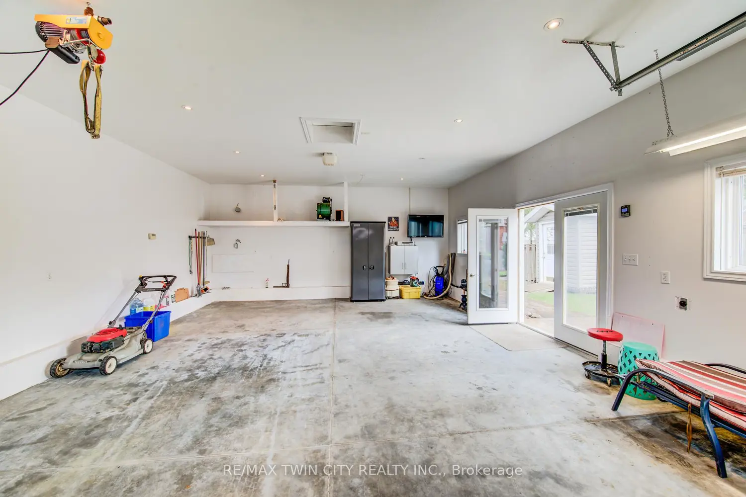 Additional image 2 of 18 Queenston Crescent