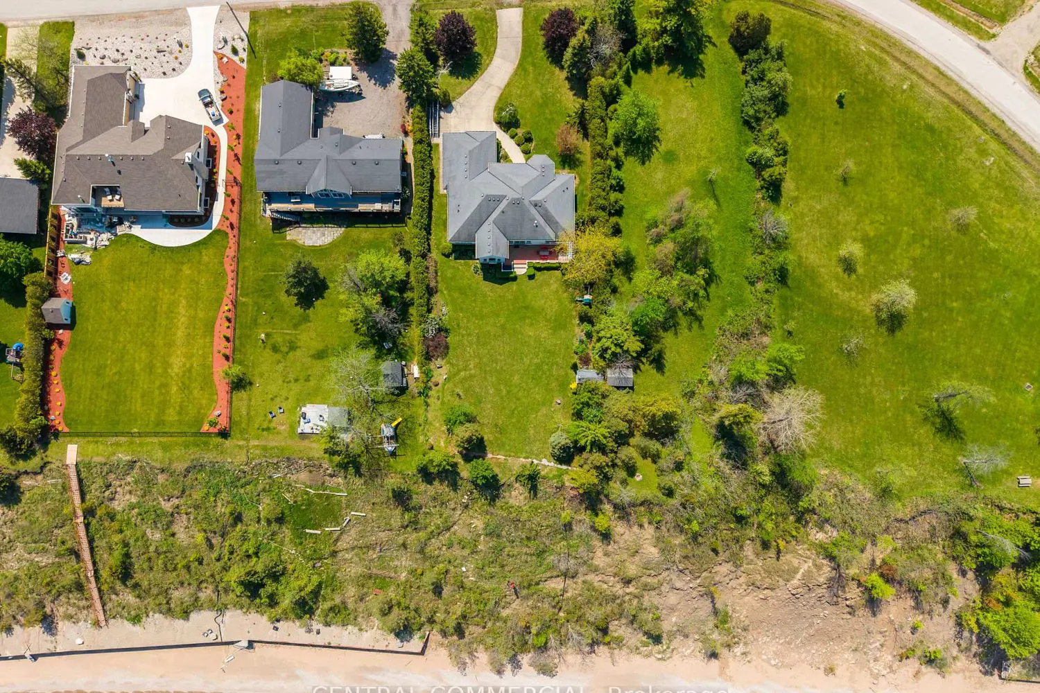 4266 Bluepoint Drive photo 4