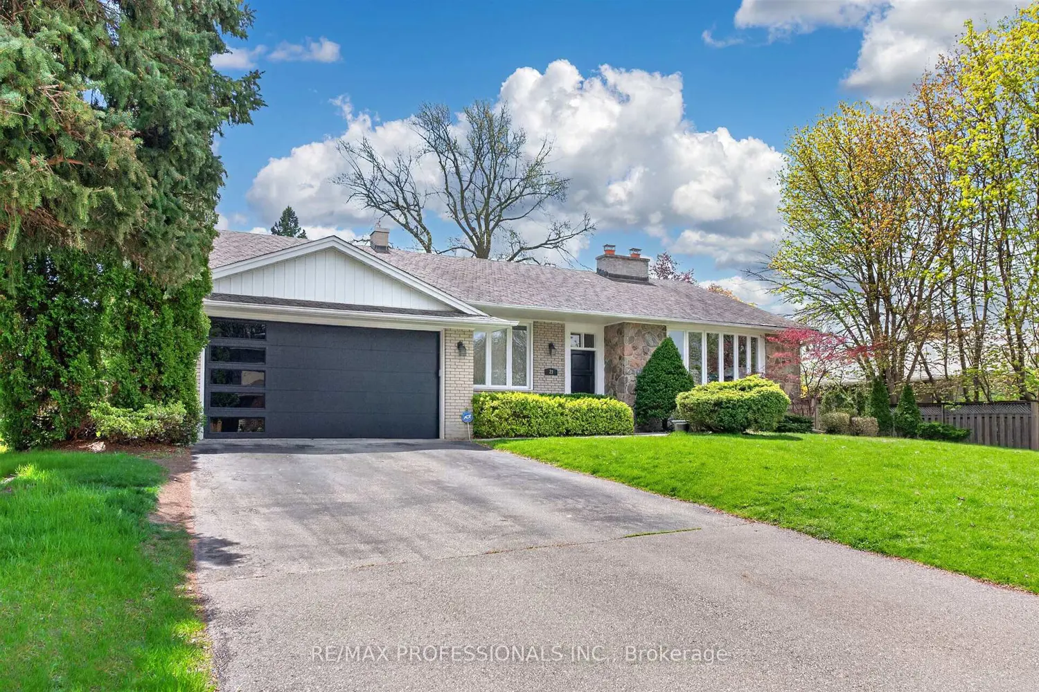 23 Ravensbourne Crescent photo 2
