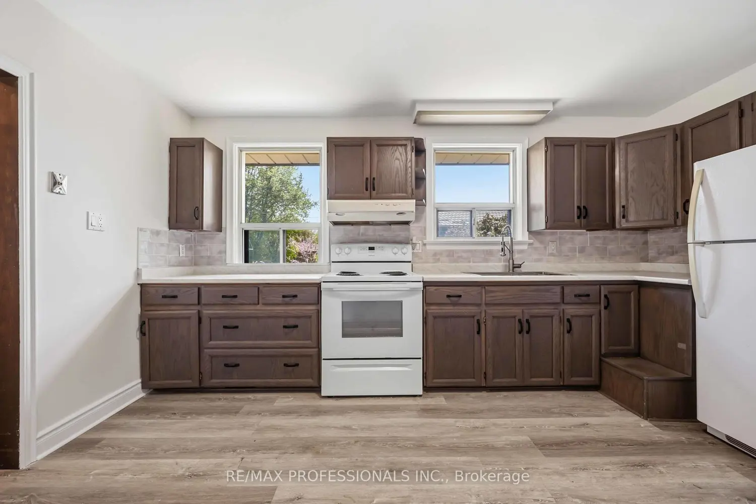 28 Chandler Drive photo 4