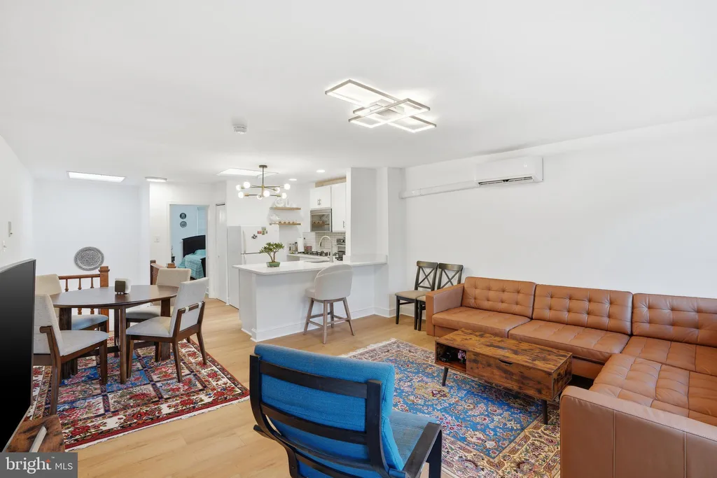 Additional image 13 of 313 C Street SE, Washington, DC 20003
