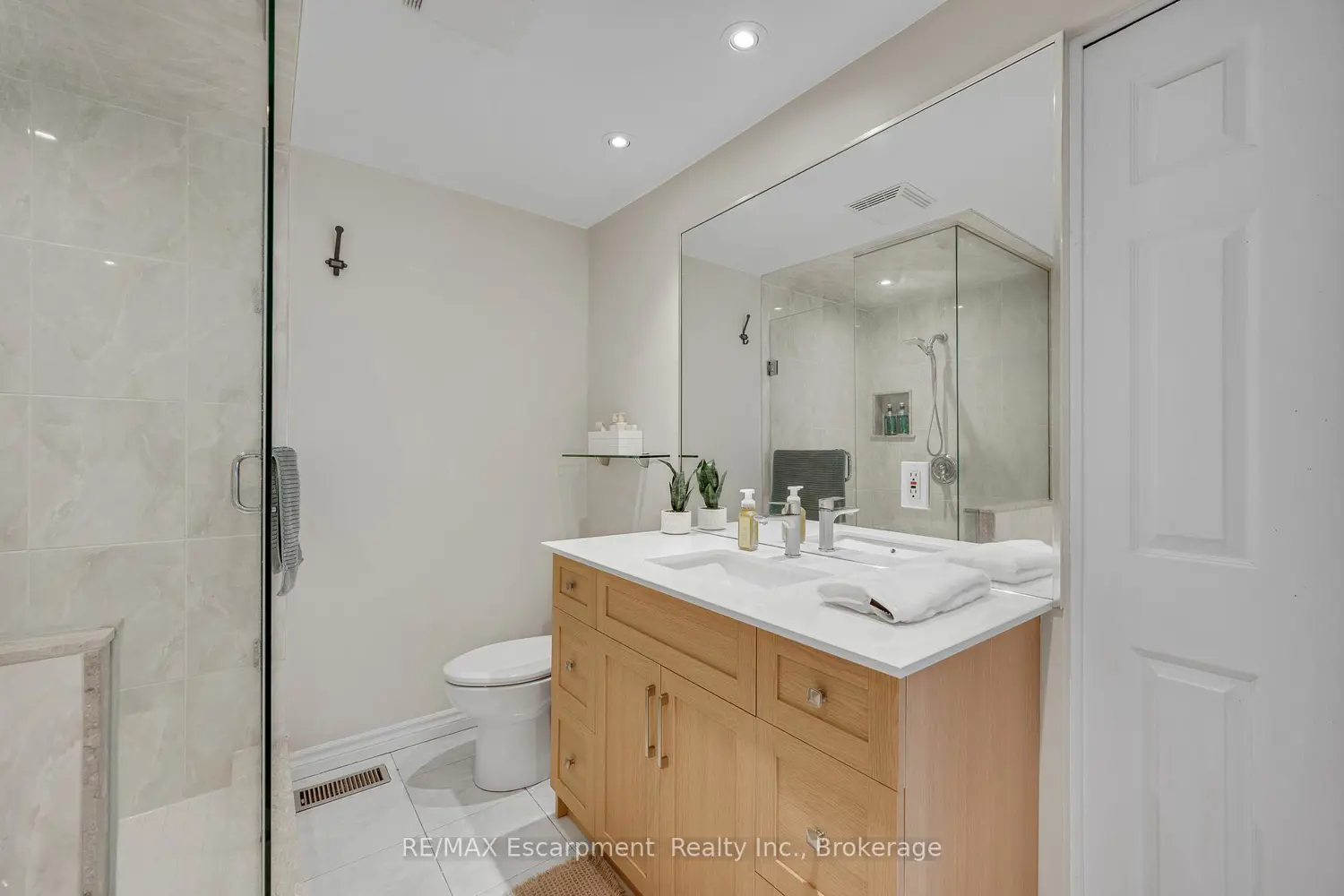 Additional image 12 of 2411 Sovereign Street 6