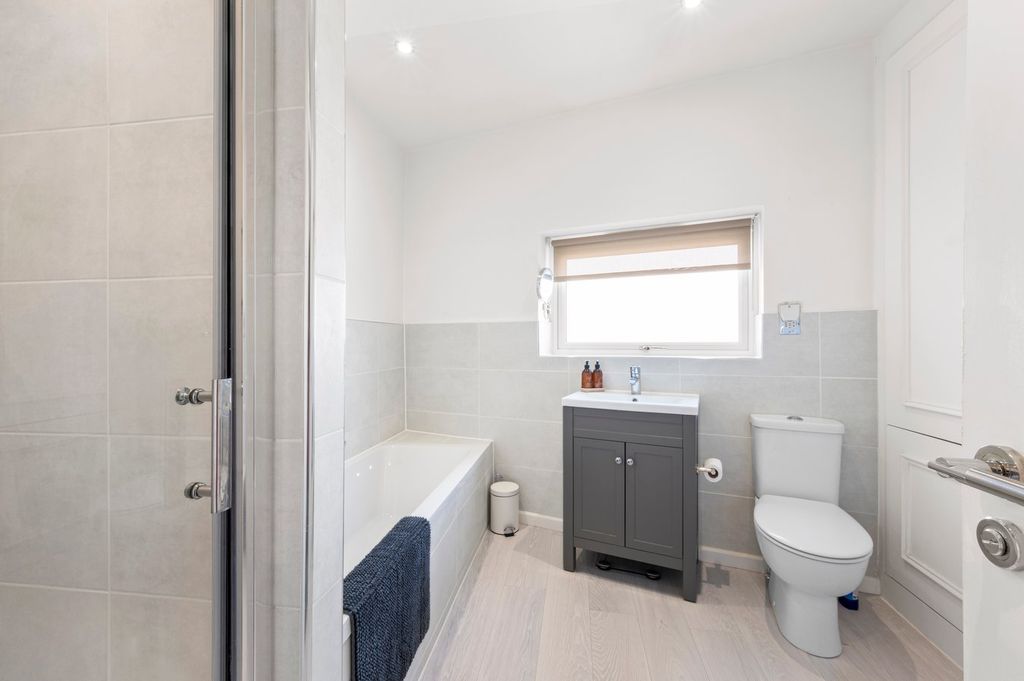 Additional image 11 of 3 bed terraced house for saleGlencoe Road, Weybridge KT13