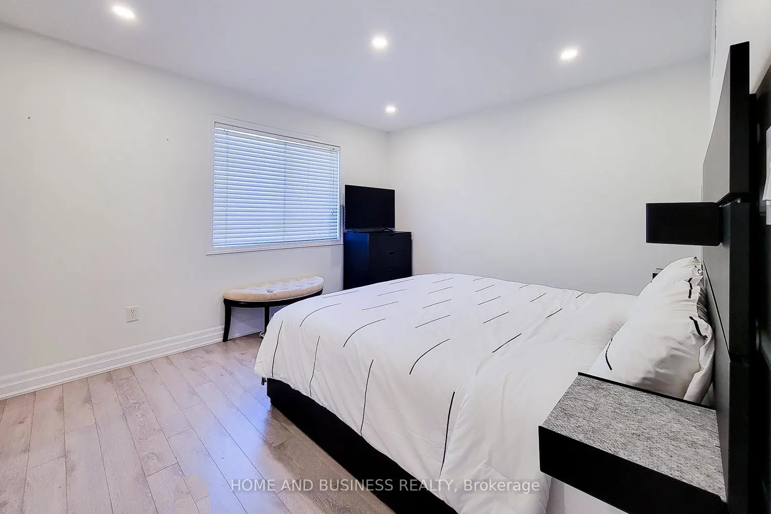 Additional image 9 of 2374 Baintree Crescent