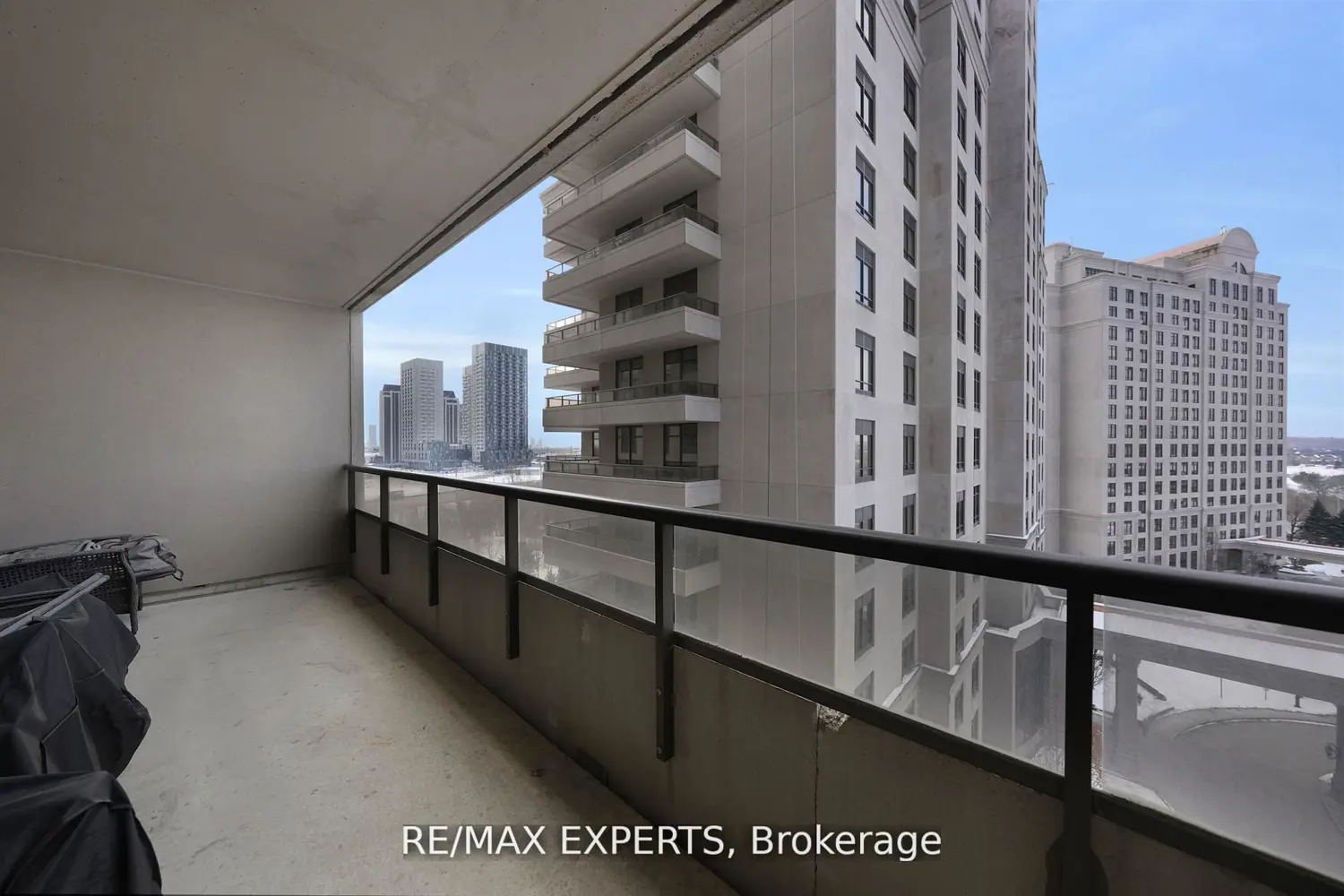 Additional image 11 of 9255 Jane Street 701