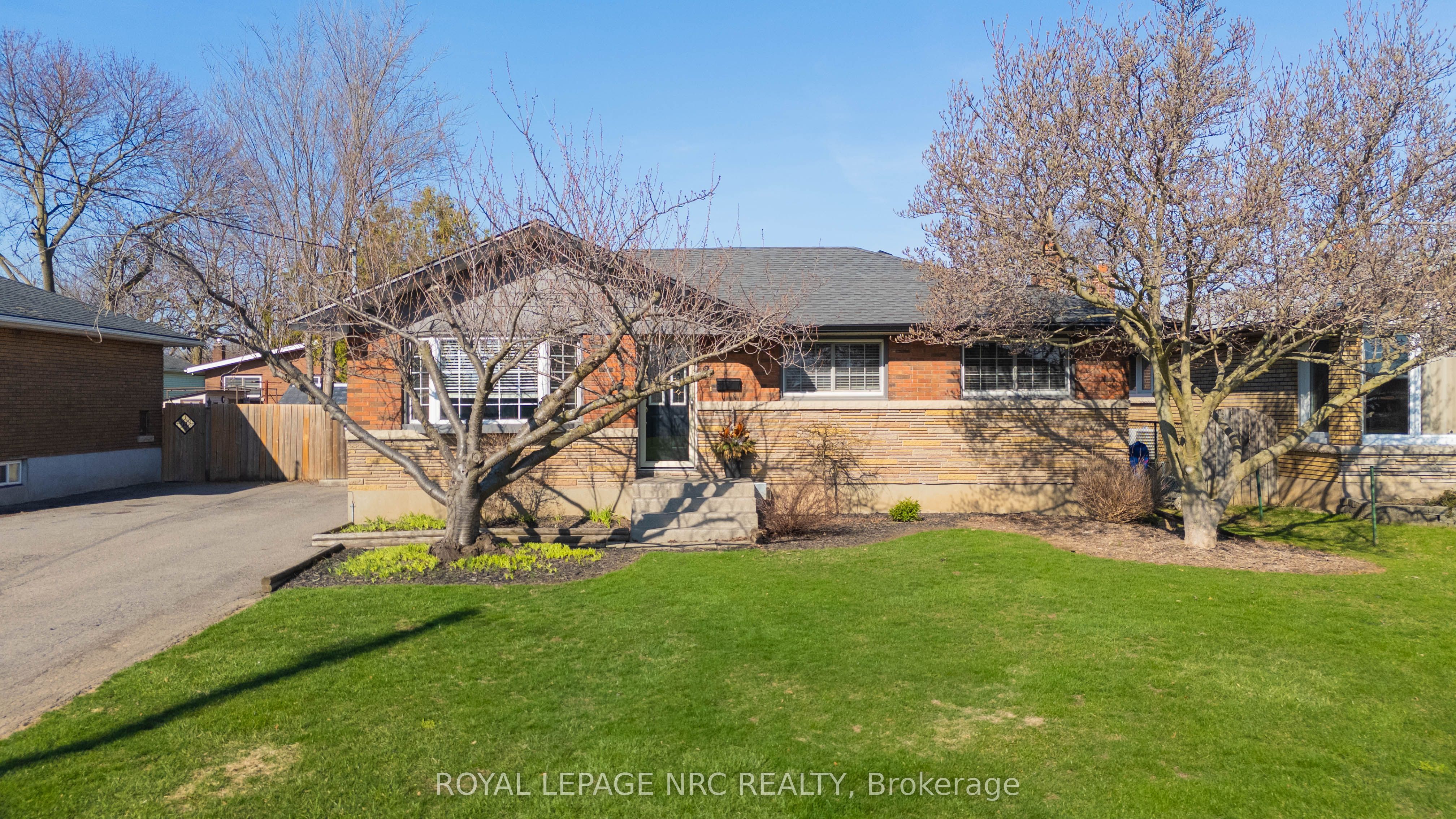 9 Greenhill Drive, Thorold, ON, L2V 1W4