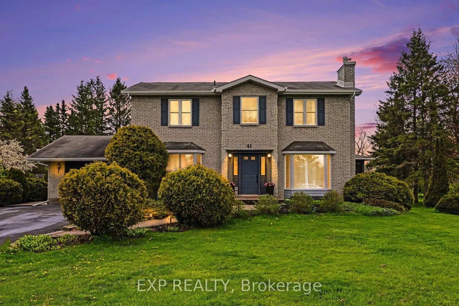 41 Loyalist Crescent