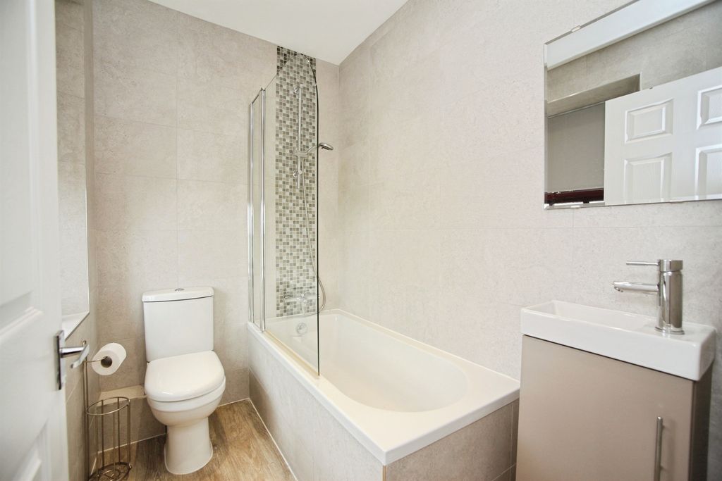 Additional image 25 of 4 bed barn conversion for saleHenstaff Court, Pontyclun CF72