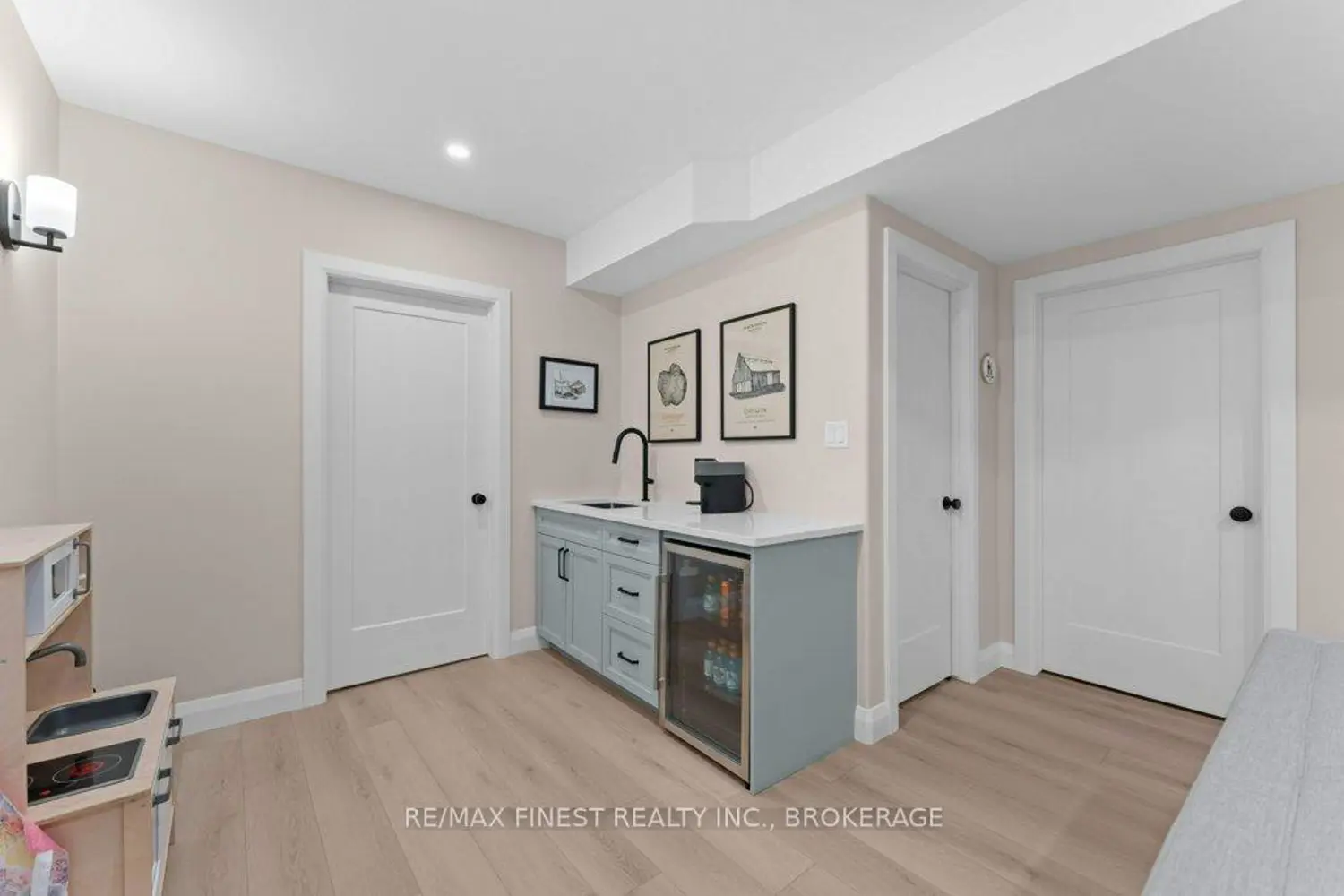 Additional image 16 of 2772 Delmar Street