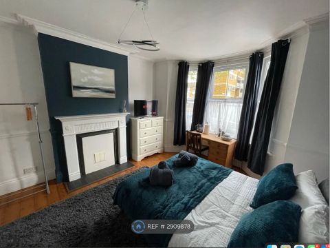 Crown Lane, Bromley BR2, Room to rent