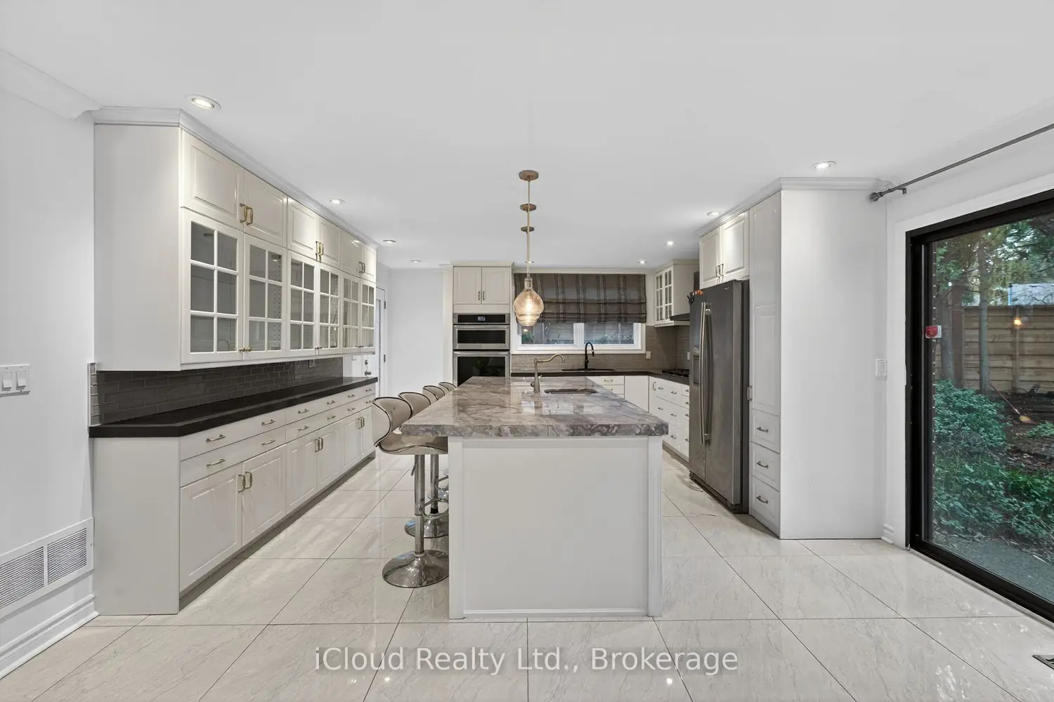 52 Montressor Drive photo 4