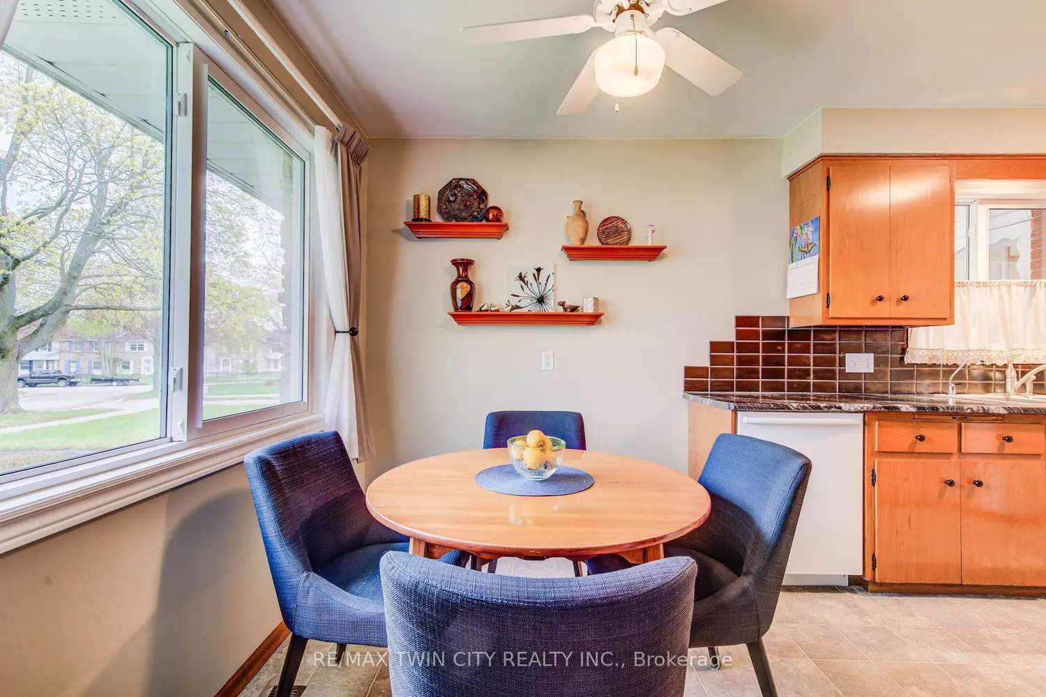 Additional image 6 of 18 Queenston Crescent