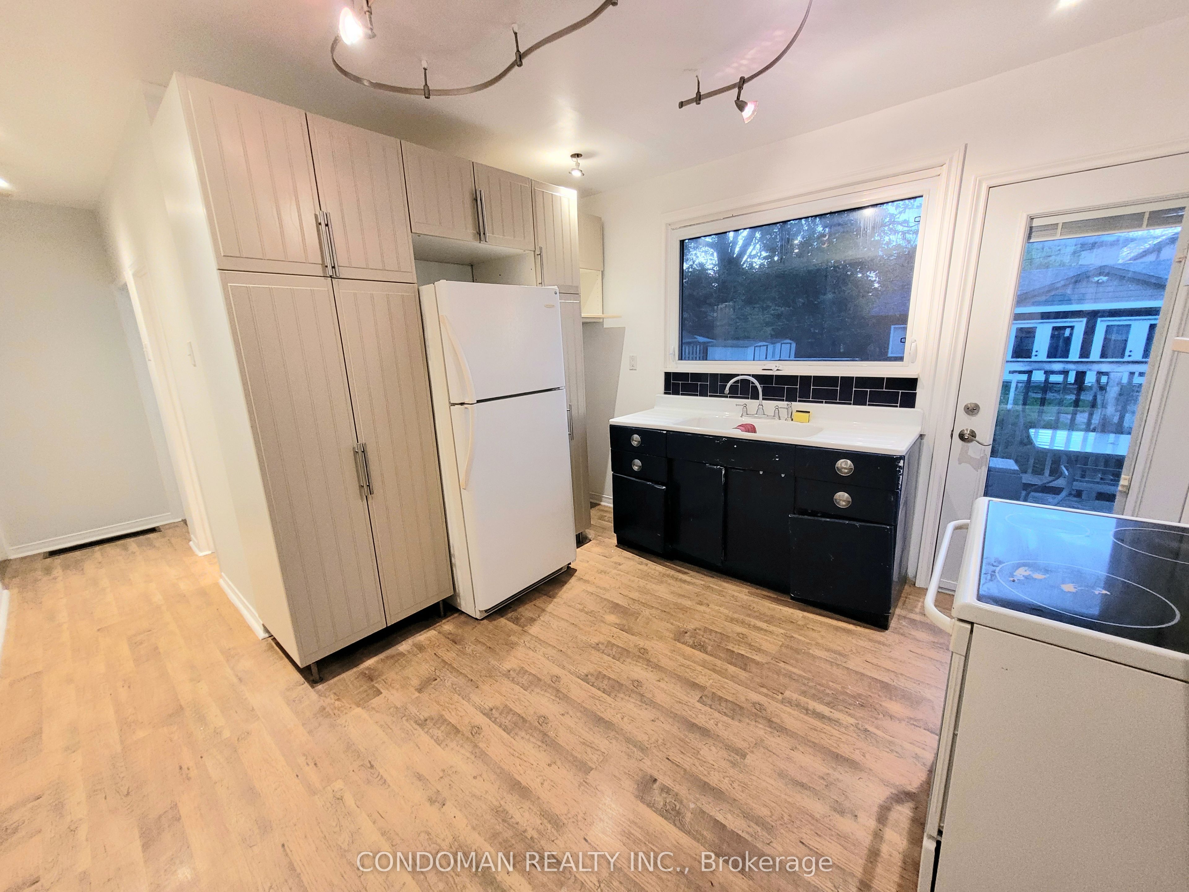Additional image 5 of 22 Fairfield Avenue, Toronto, ON, M8V 2H9