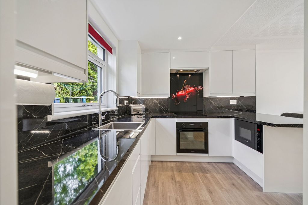 Additional image 3 of 1 bed flat for saleFlat 2, 30 Park Grove, Cardross G82