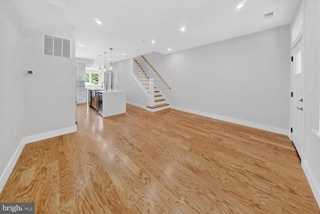 Additional image 5 of 237 Rock Creek Church Road NW, Washington, DC 20011