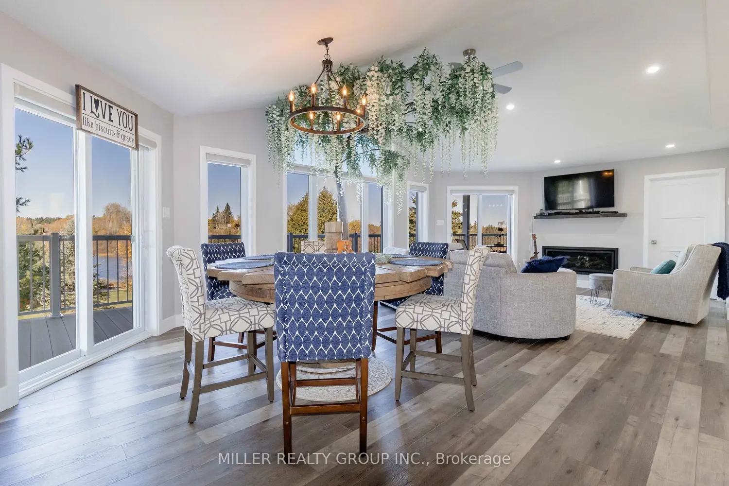 2 Lakeshore Avenue