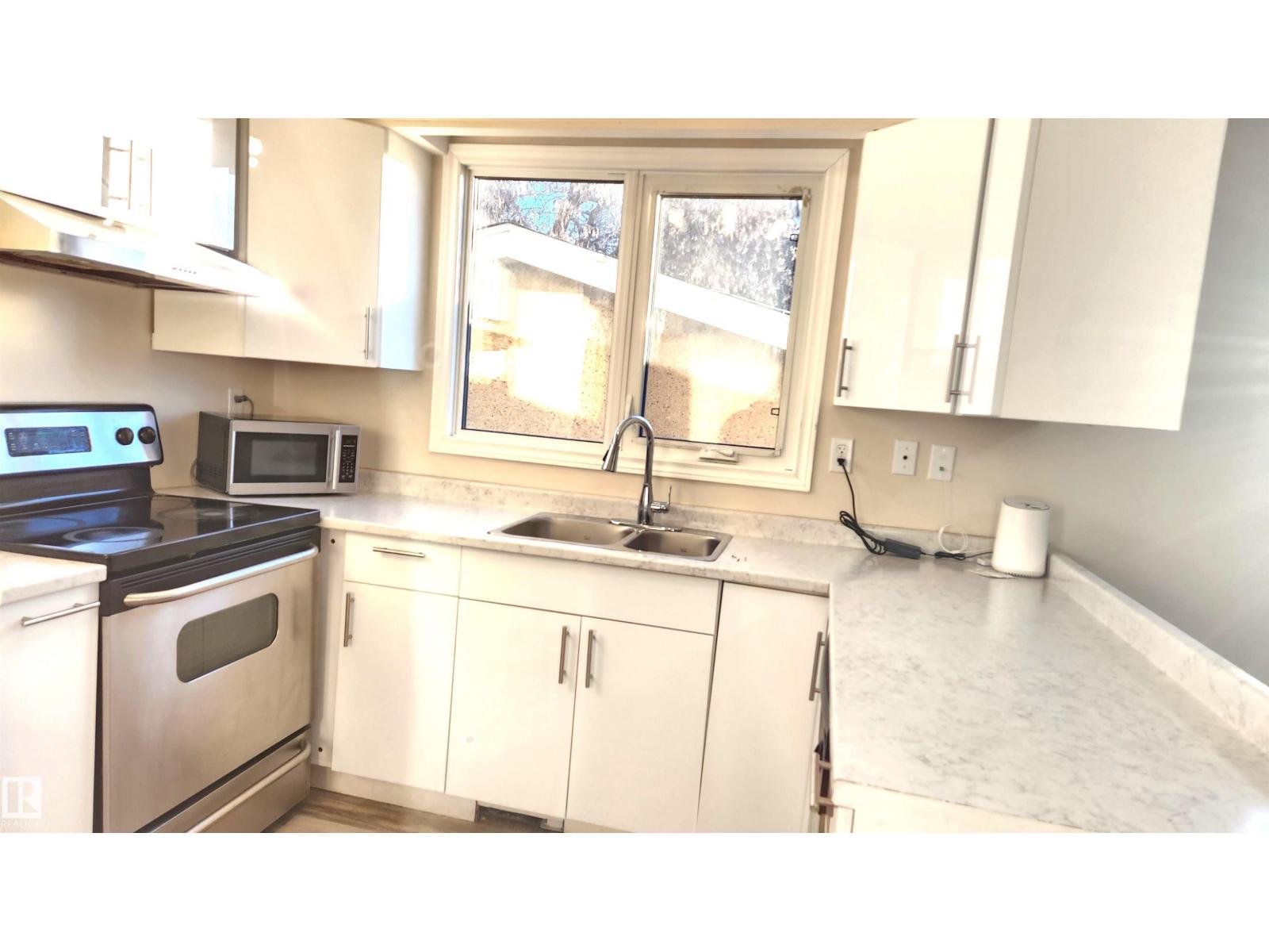 Additional image 4 of 4709 106 Street NW, Edmonton, AB, T5J2S7