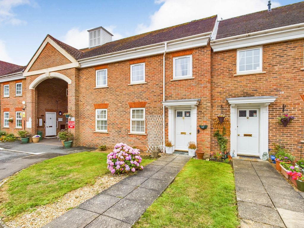 2 bed maisonette for saleHills Place, Horsham RH12