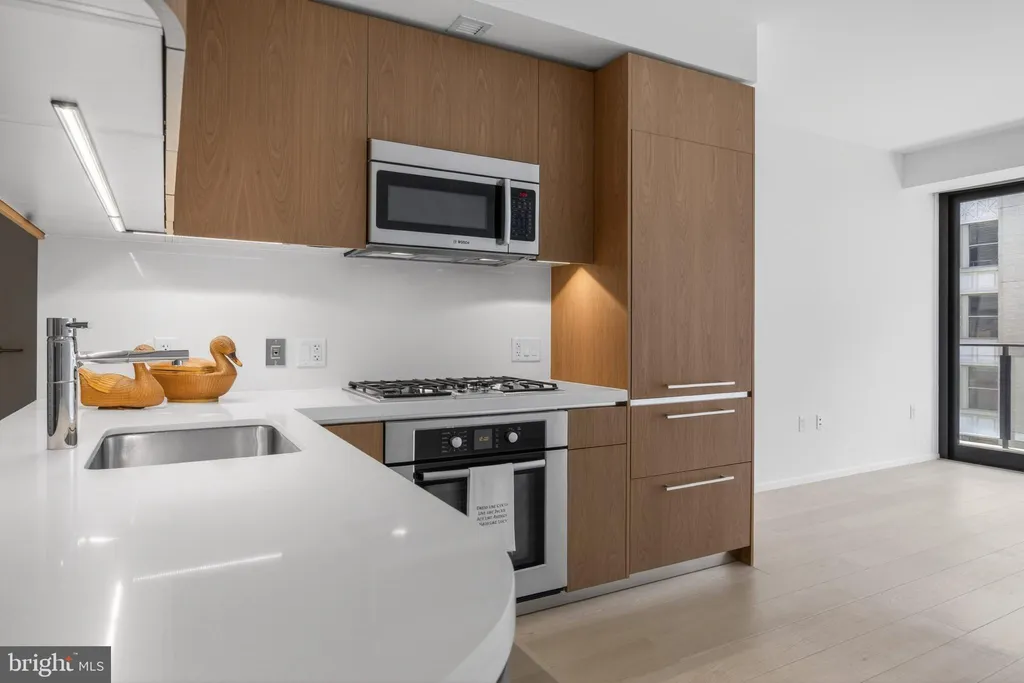 Additional image 8 of 925 H Street NW Unit 606, Washington, DC 20001