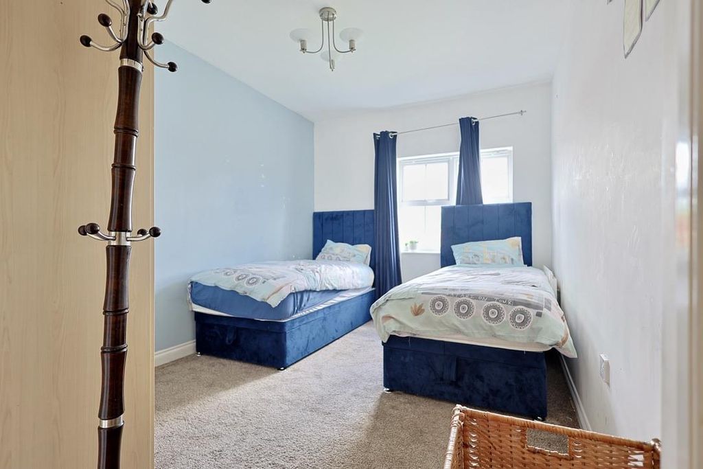 Additional image 30 of 5 bed end terrace house for saleFeatherstone Grove, Newcastle Upon Tyne NE3