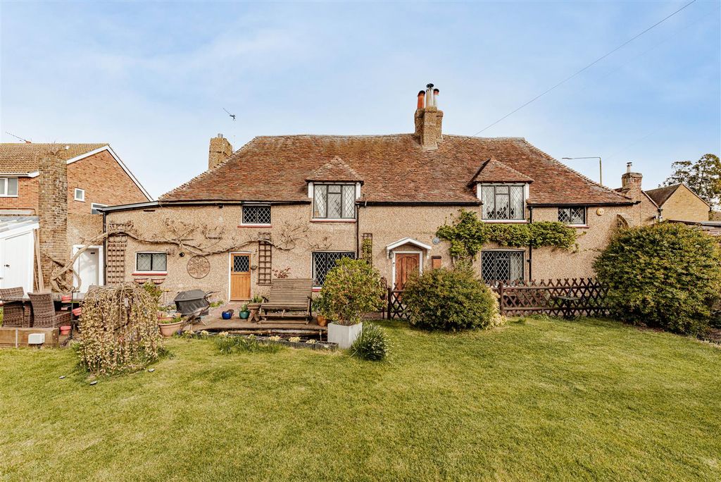 4 bed semi-detached house for saleTothill Street, Minster, Ramsgate CT12