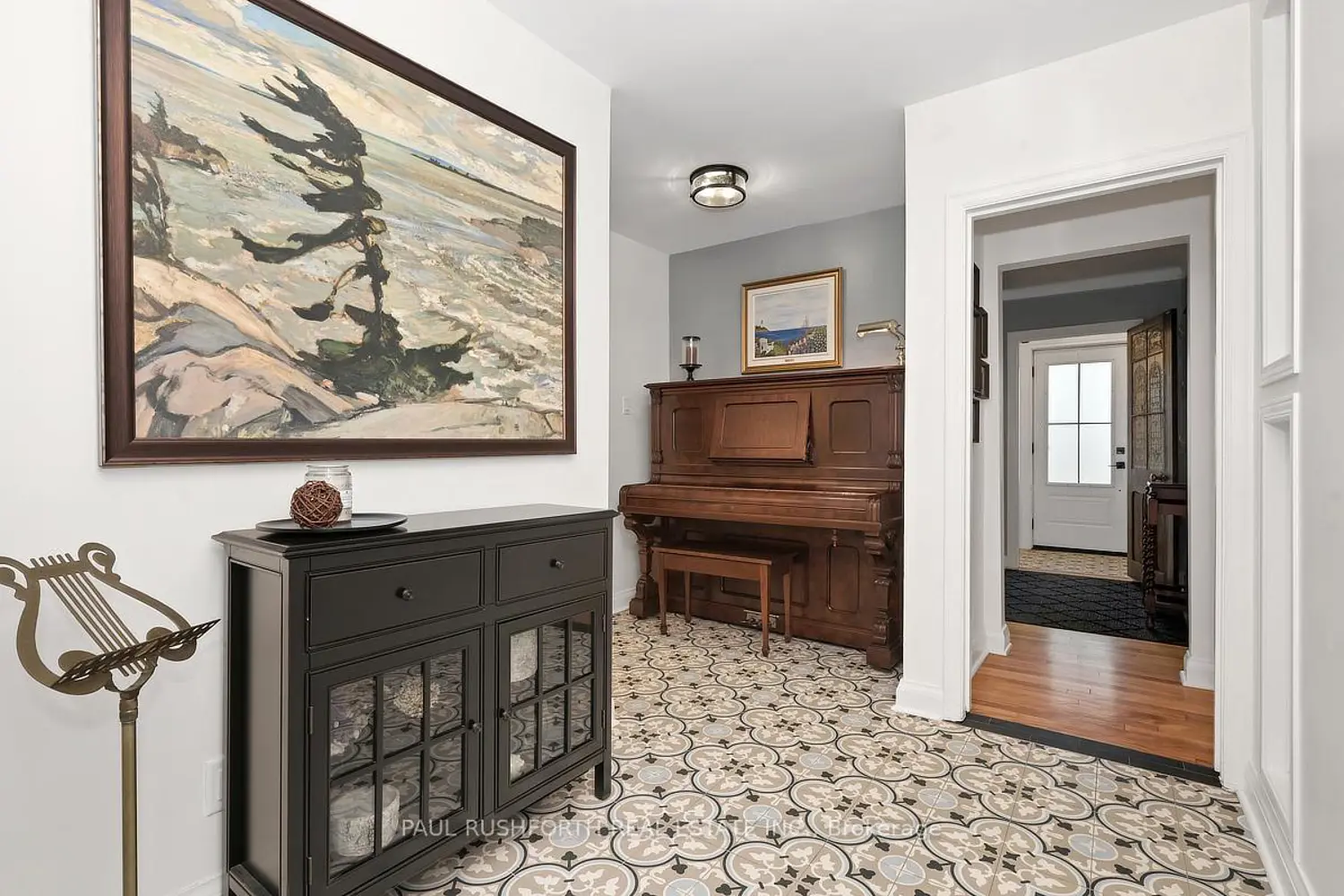 4153 Birchgrove Road photo 2