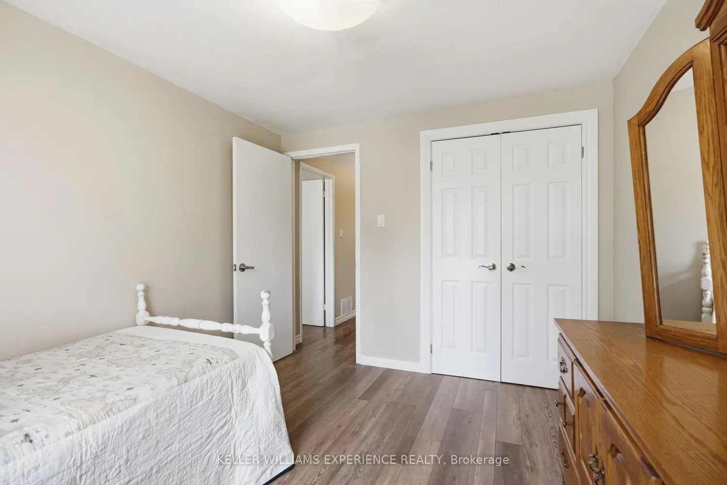 Additional image 10 of 246 Tupper Boulevard 8