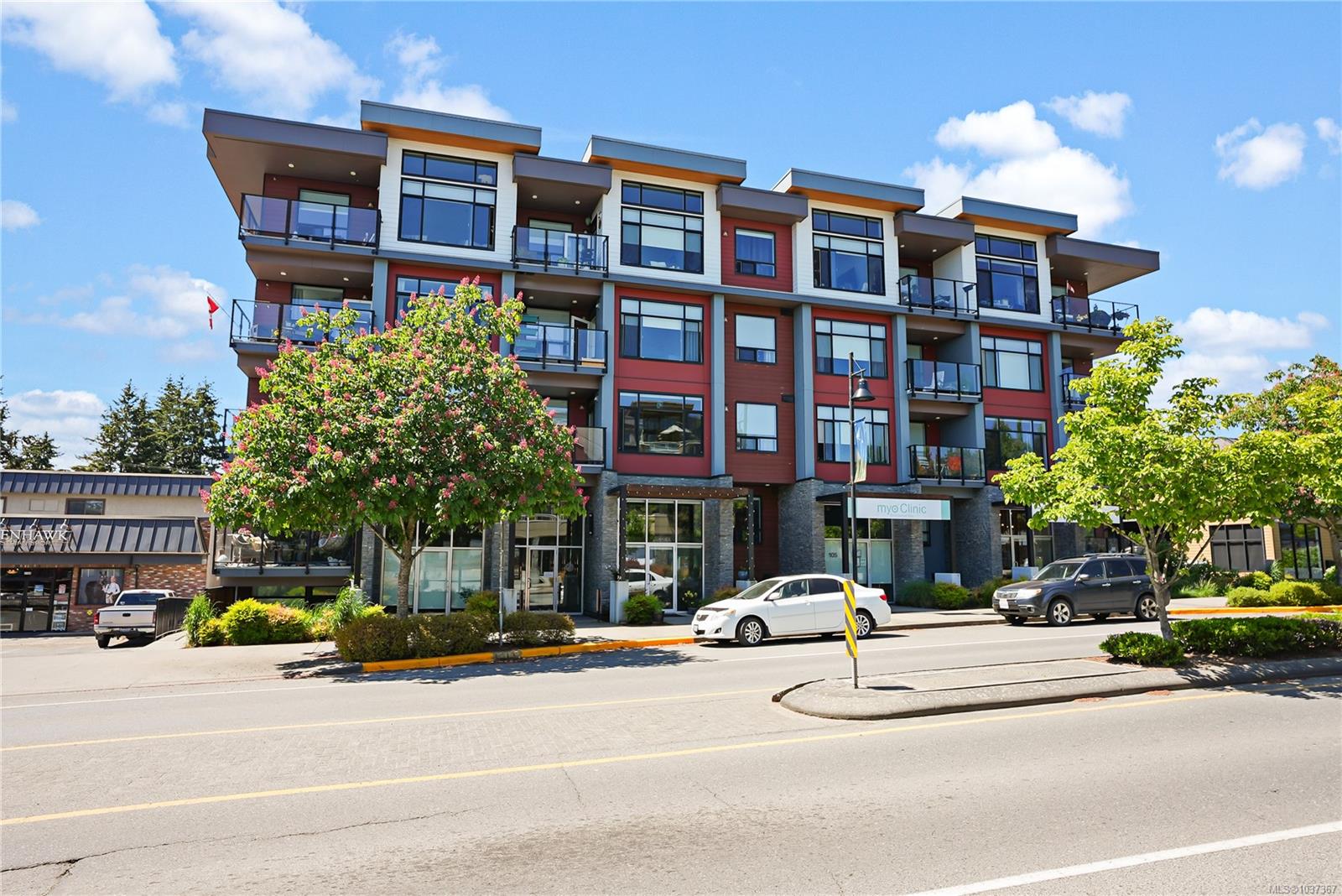 401-7162 West Saanich Road, Central Saanich, BC, V8M 1P6