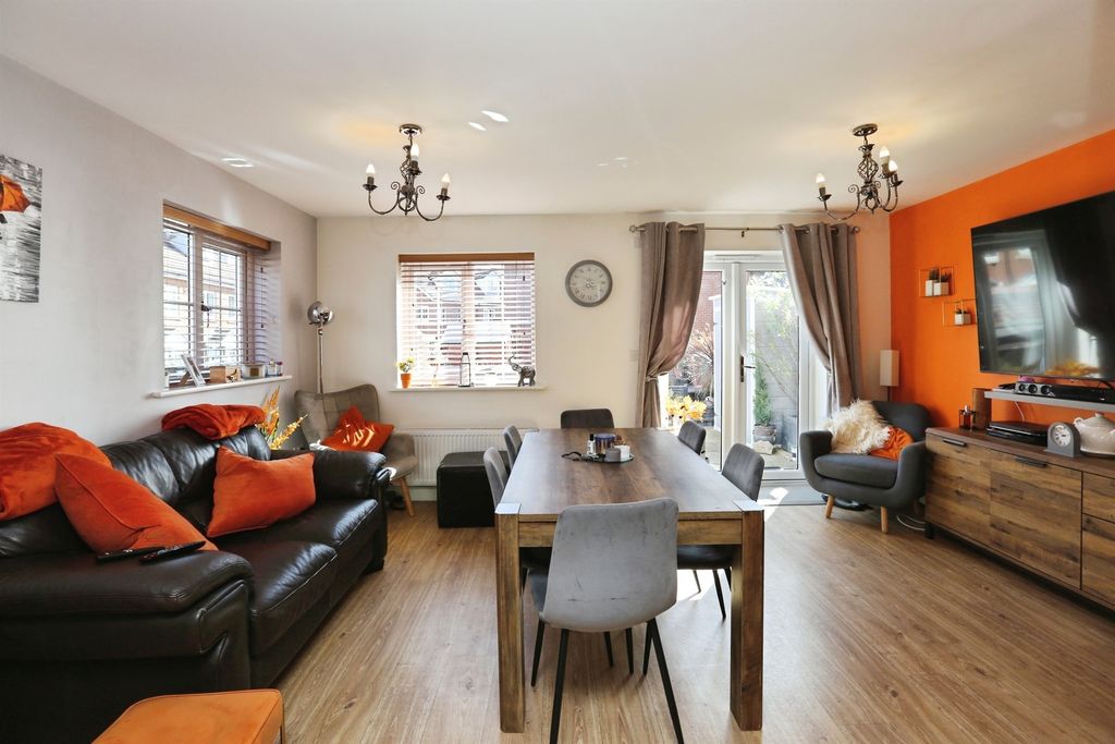 Additional image 5 of 5 bed semi-detached house for saleWatson Court, Hedge End, Southampton SO30