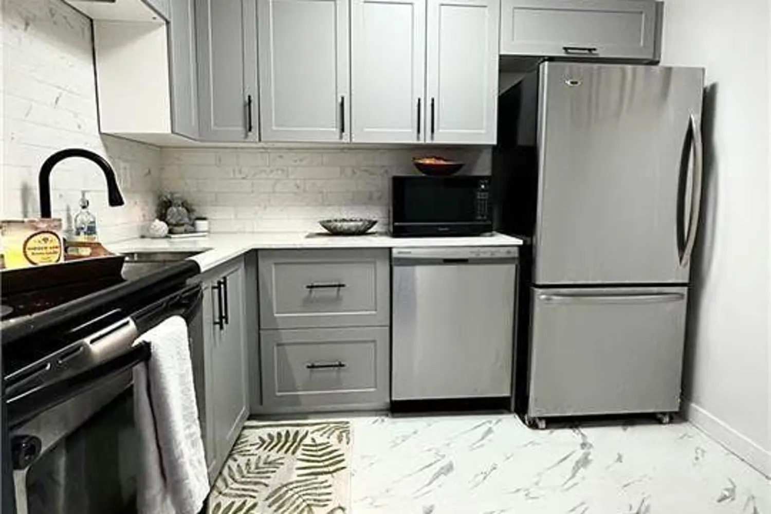 Additional image 3 of 563 Mornington Avenue 212