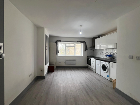 St. Anns Road, Harrow HA1, Studio to rent