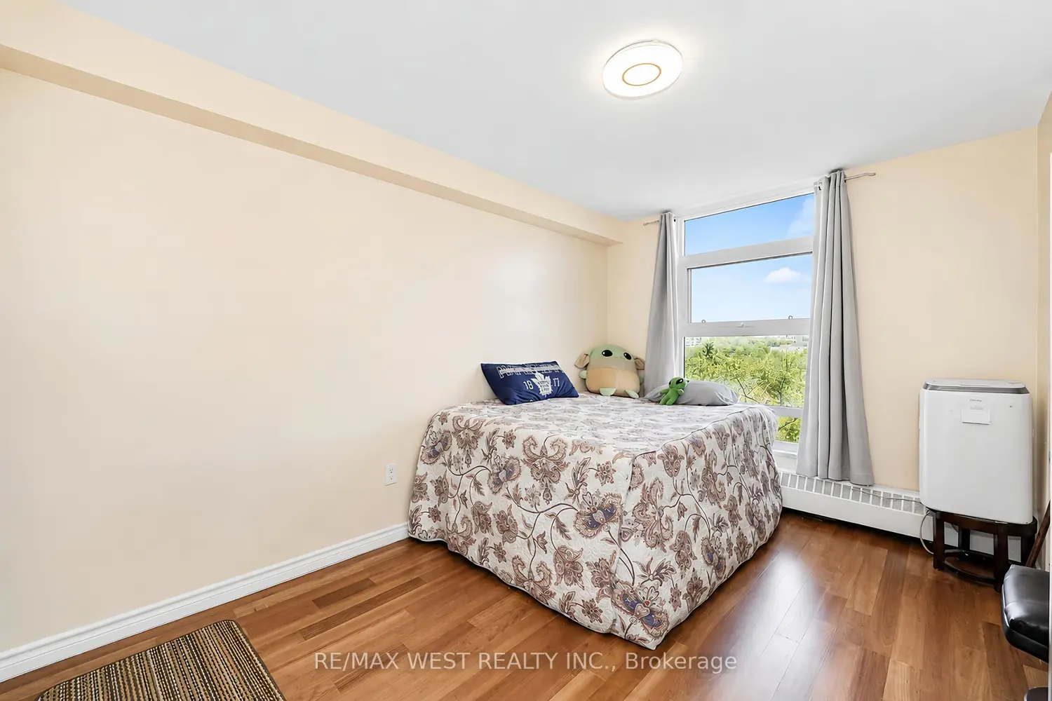 335 Driftwood Avenue 709 photo 5