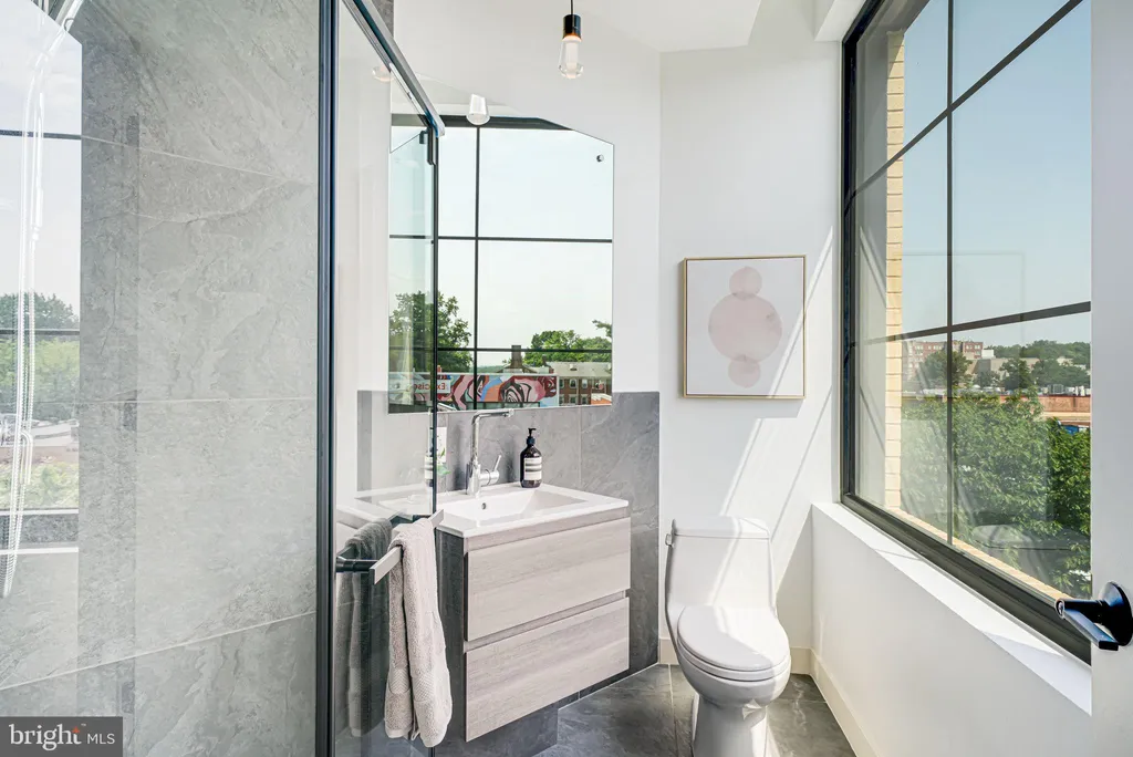 Additional image 15 of 2901 Newark St NW, Washington, DC 20008