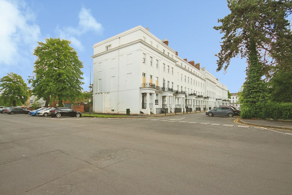 Additional image 19 of 2 bed flat for saleClarendon Square, Leamington Spa CV32