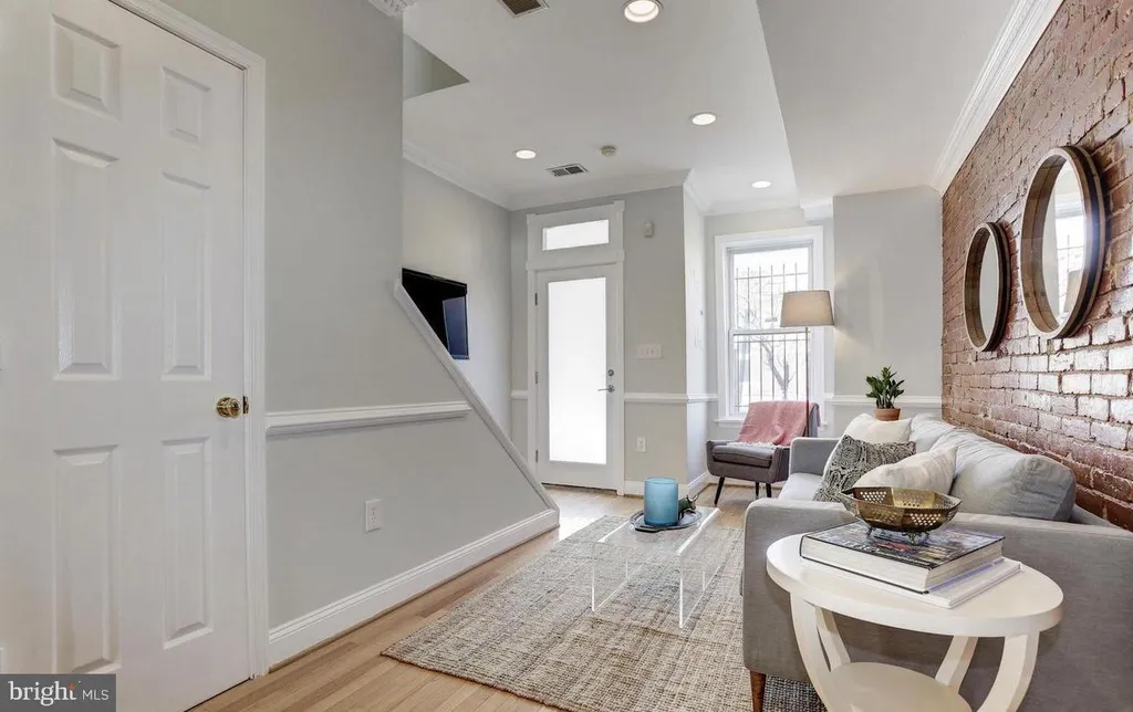 Additional image 3 of 1010 W Street NW, Washington, DC 20001