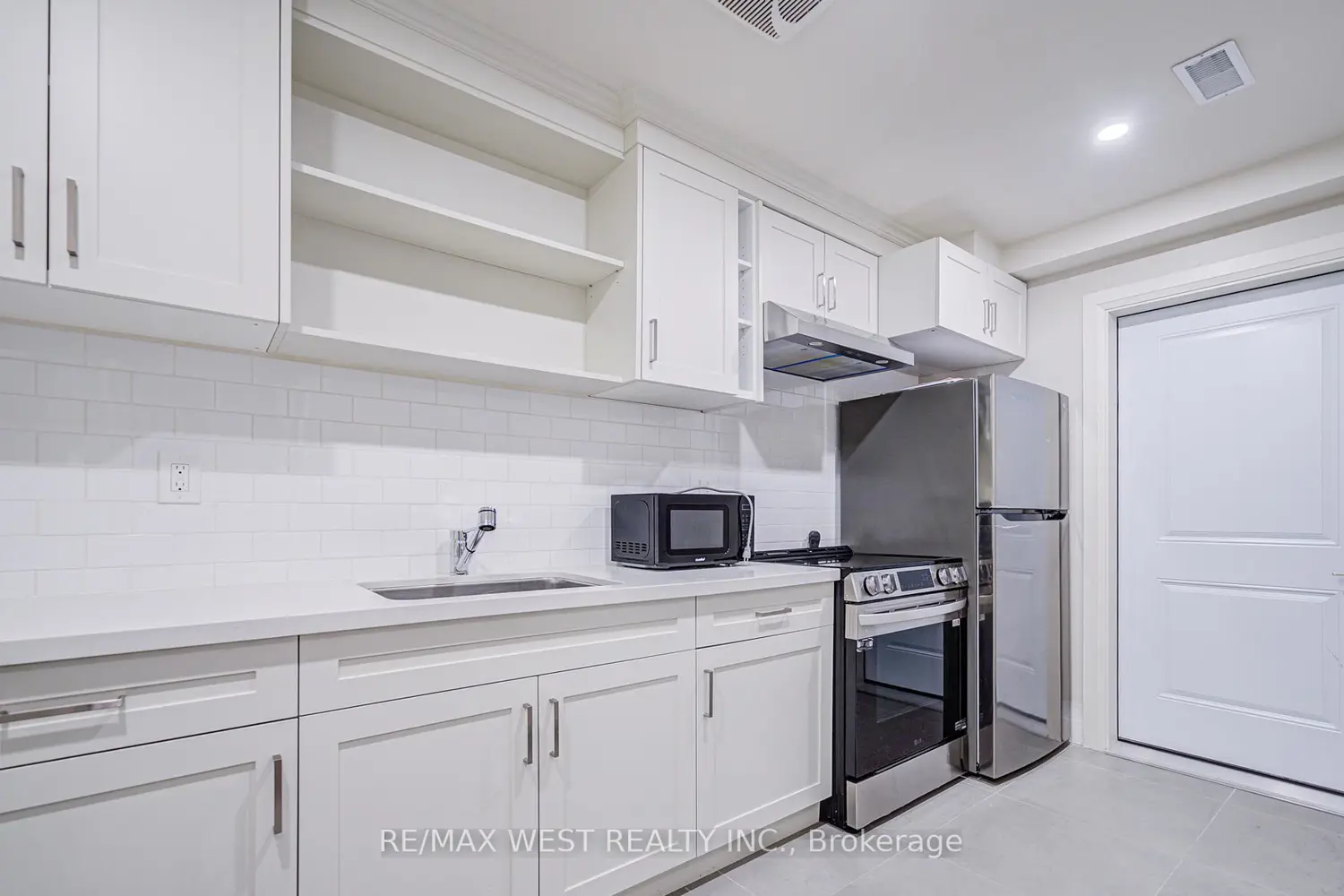 Additional image 17 of 2194 Haygate Crescent